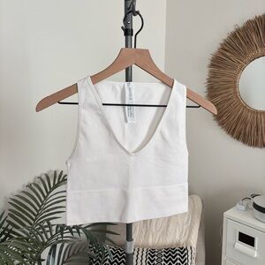 🪴$5/25🪴 Ribbed Seamless V-Neck Longline Sports Bra White M/L
